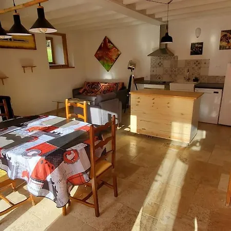 Rouge Safran 3 Etoiles Au Calme Marsac-en-Livradois